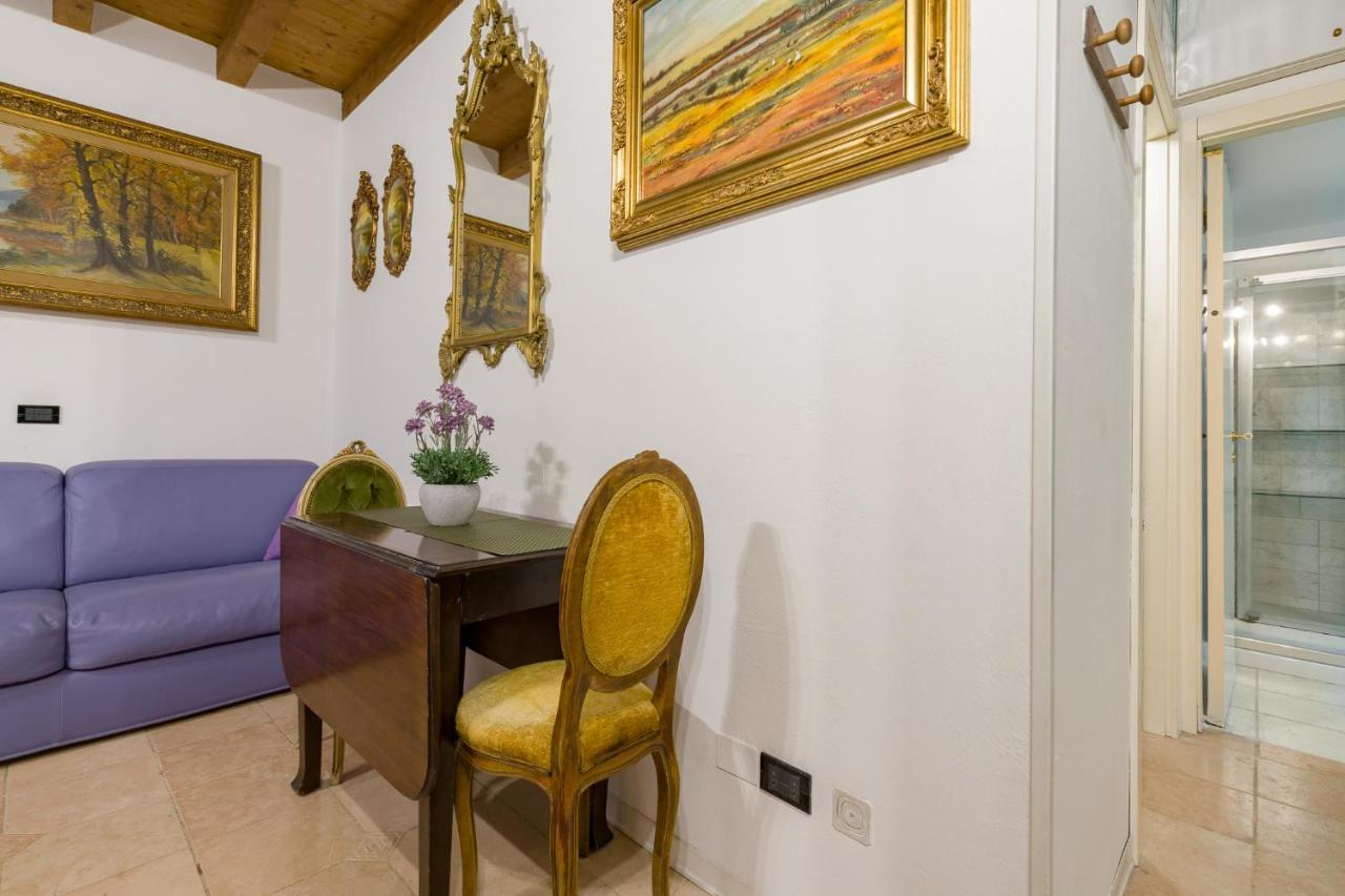 Fairy Studio In Verona Apartment Bagian luar foto